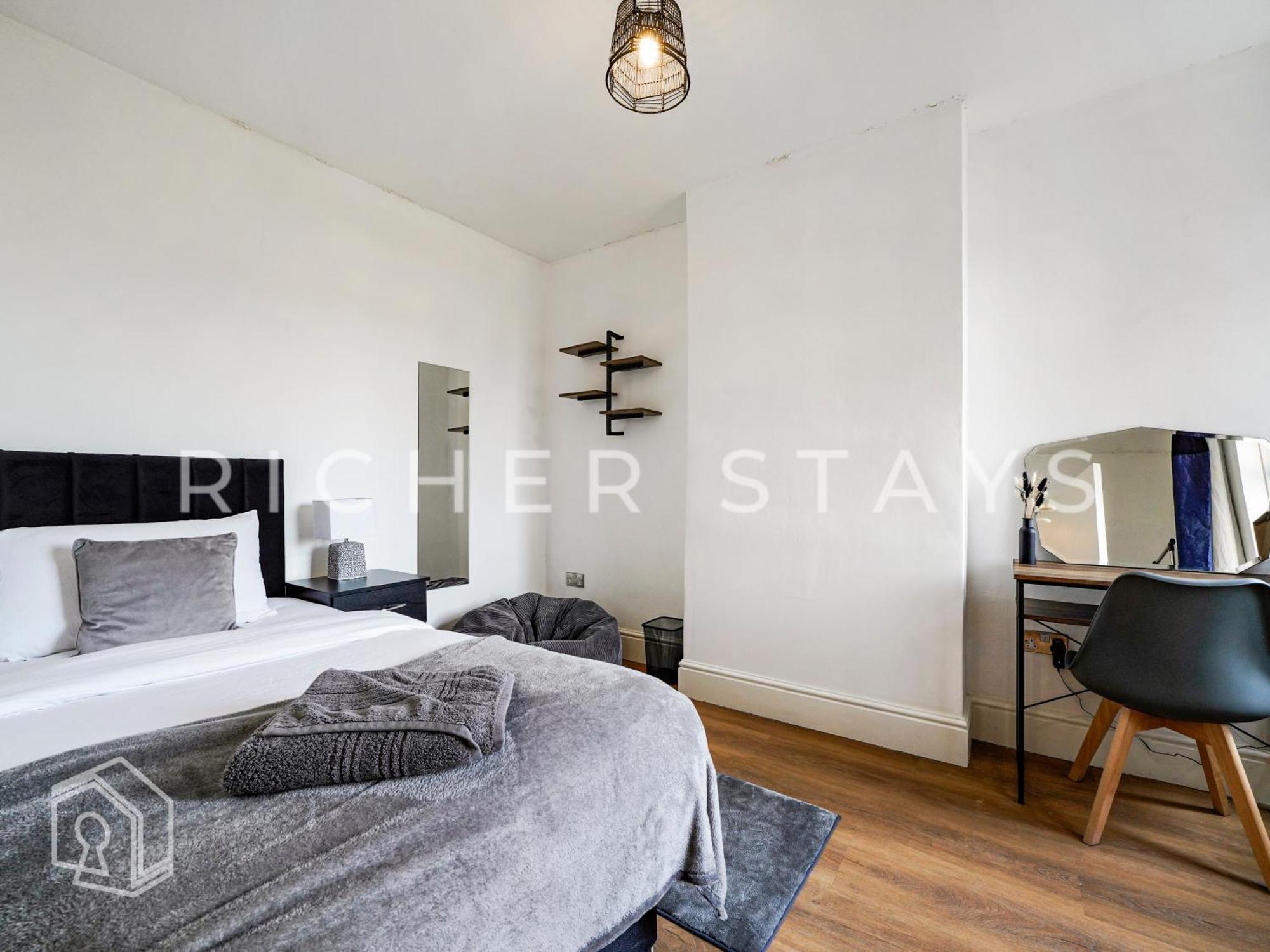 Watford Large 5Br Home - Contractors & Families Εξωτερικό φωτογραφία