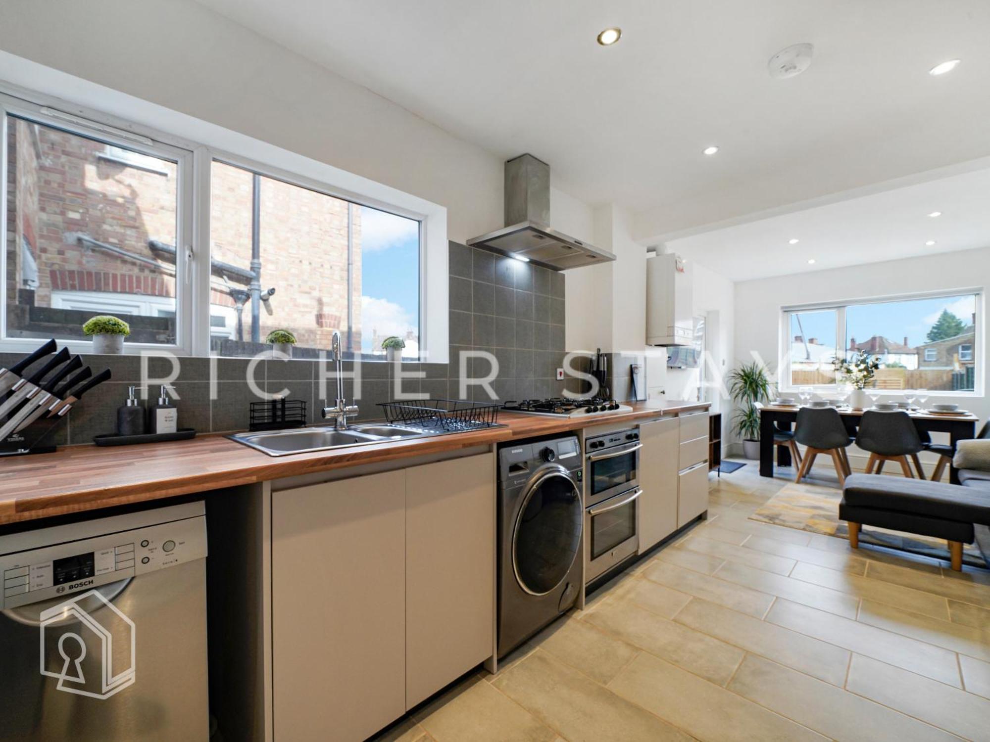 Watford Large 5Br Home - Contractors & Families Εξωτερικό φωτογραφία